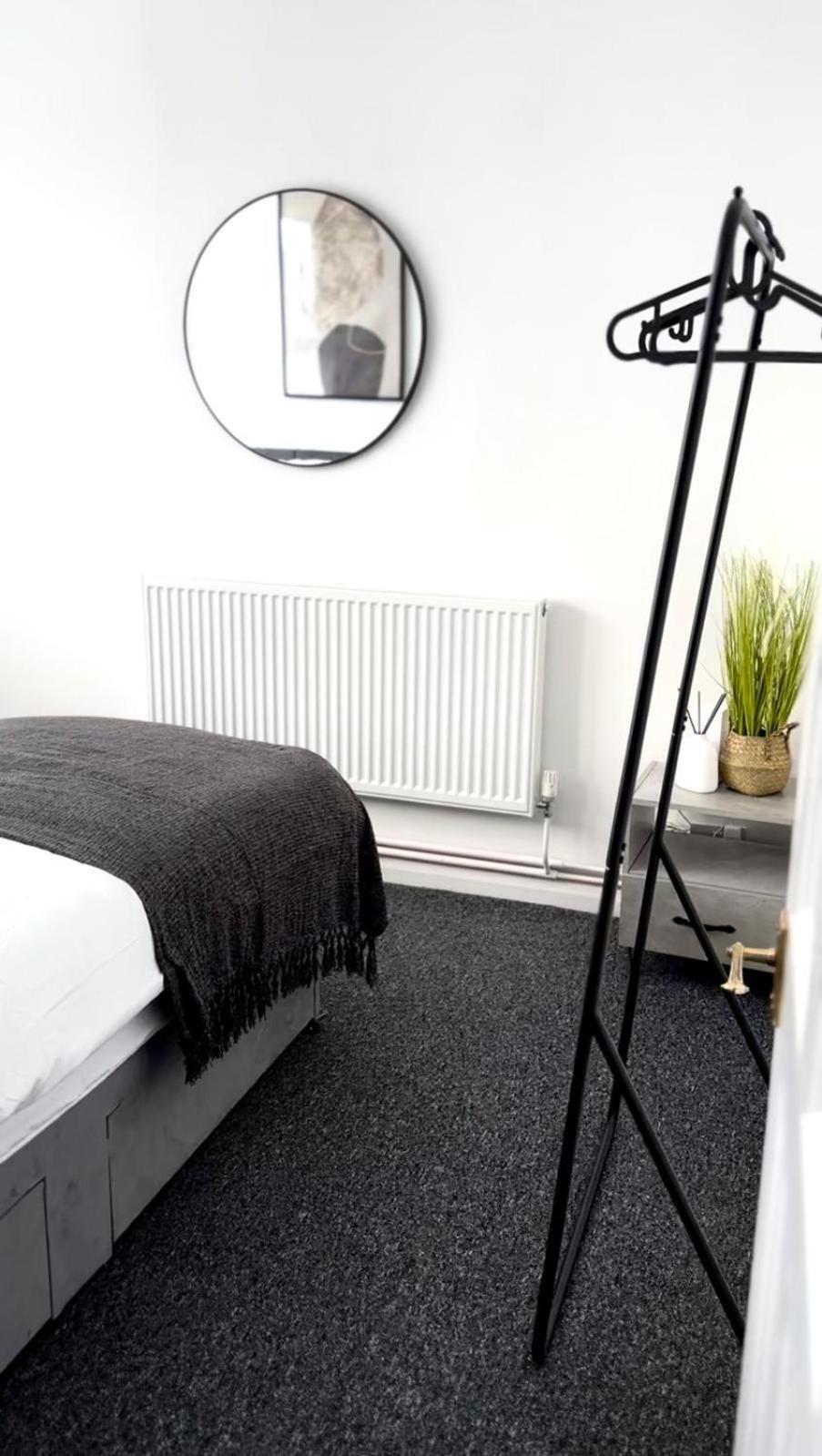 Serviced 4 Bed 2 Bath Manor Park House