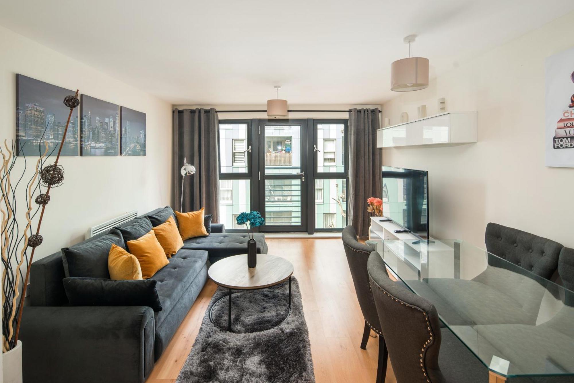Stylish Near Apartment *