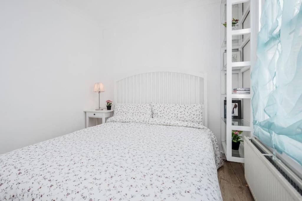 Bright 1-bedroom In Chelsea Leilighet *
