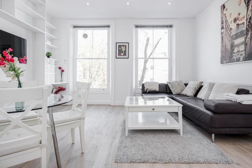 Bright 1-bedroom In Chelsea Leilighet London