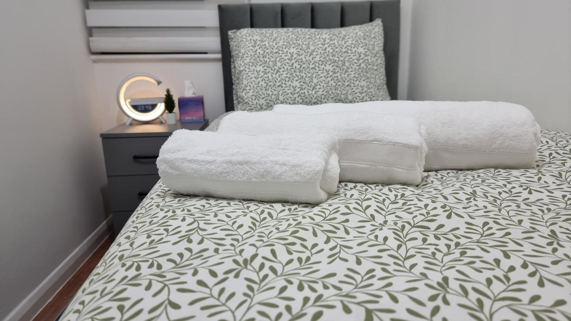 Comfort At Enchanted Dwellings Apartment London