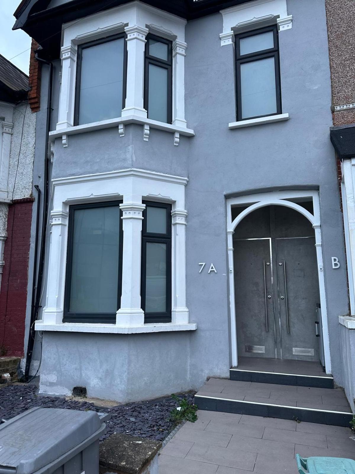 2 Bedroom Flat Wembley * Londen