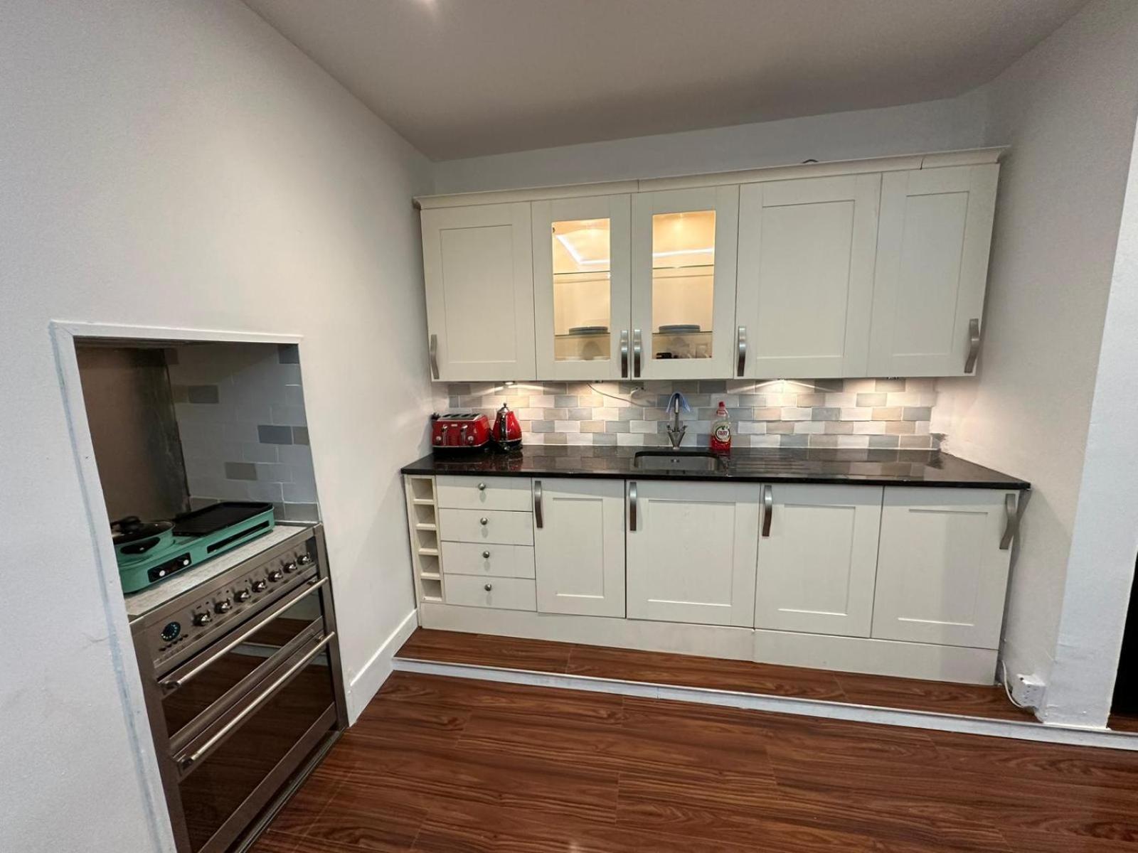 2 Bedroom Flat Wembley