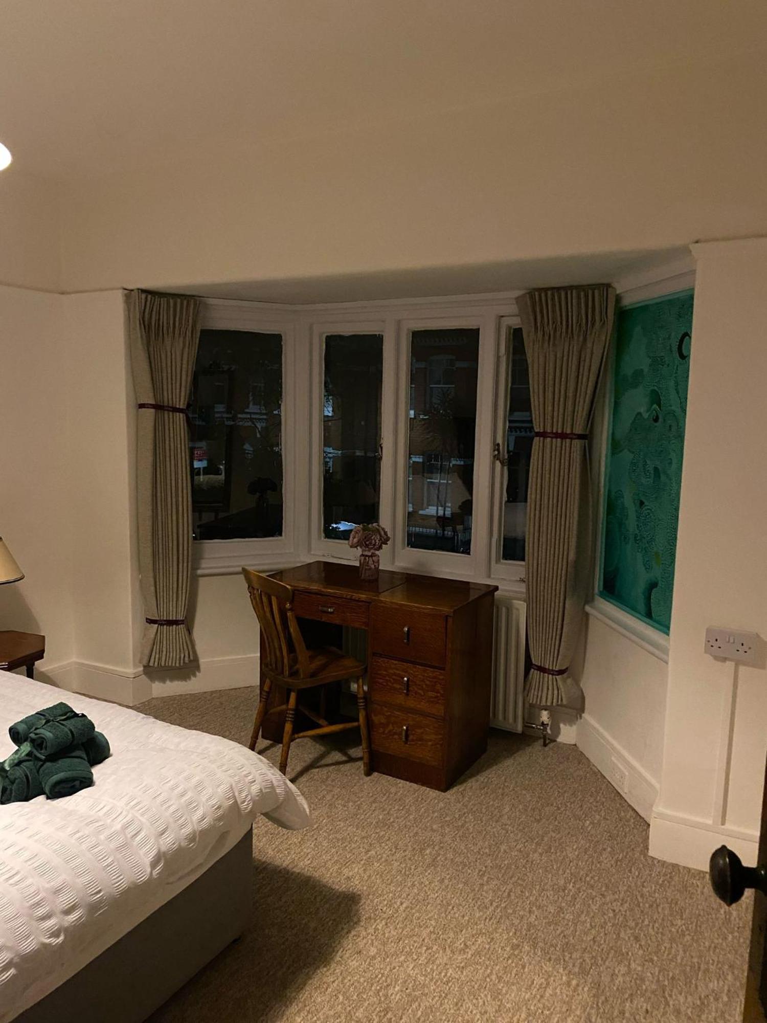 Spacious, Parkside 3.5bed House, Great Access! Apartment