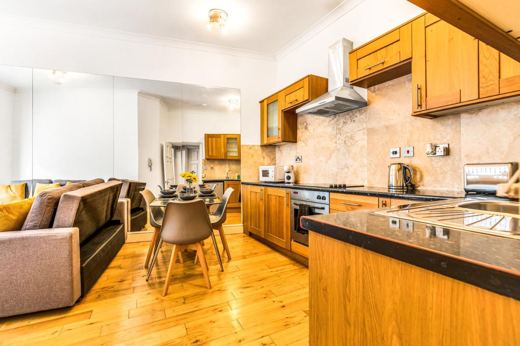 Apartment Luxstay2 Earls Court - Sleeps Up To 8 *
