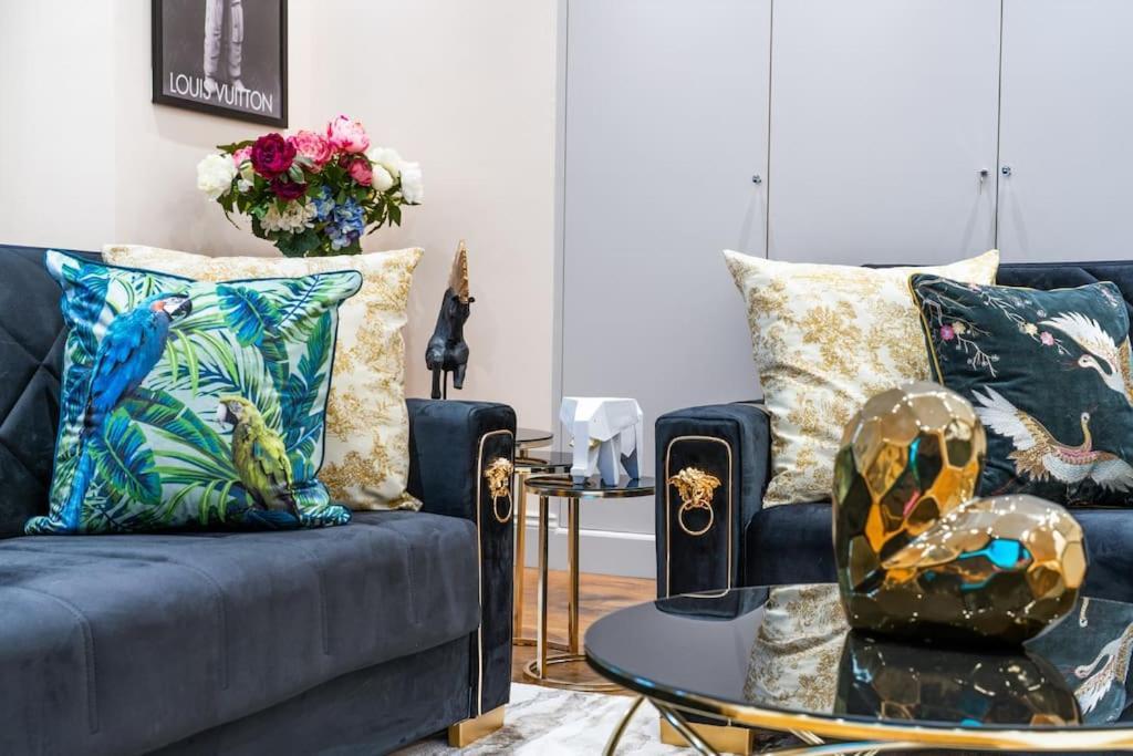 2 Bed / 2 Bath Versace In Knightsbridge Apartamento Londres