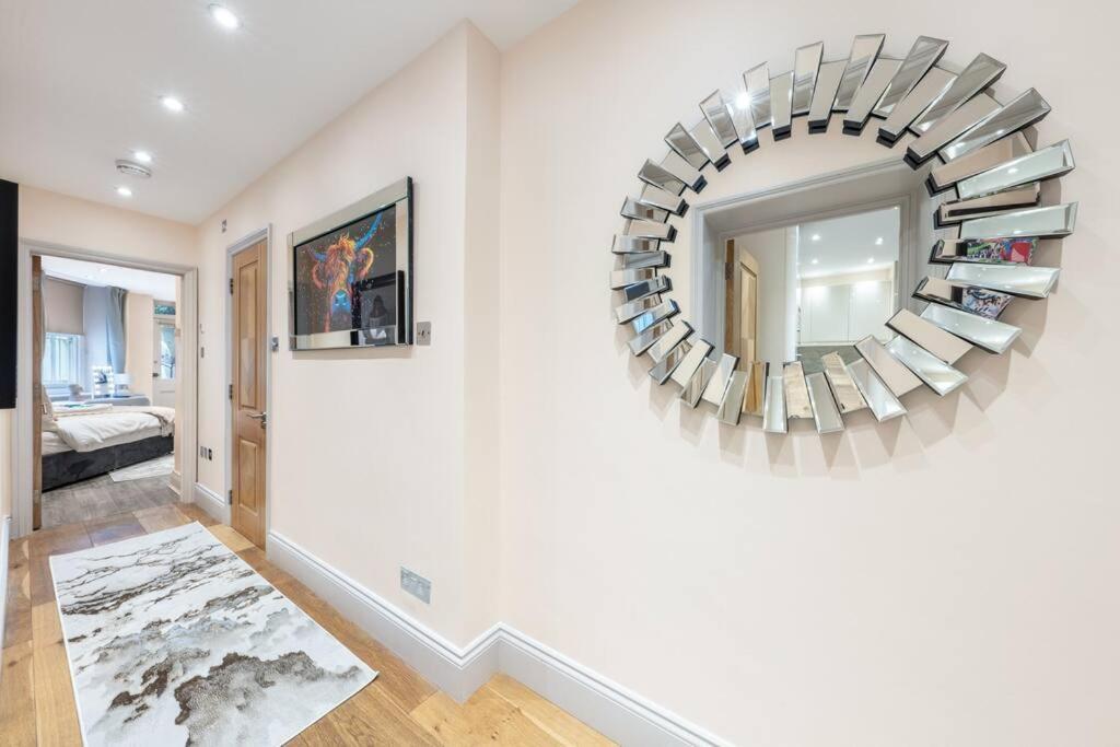 Appartement 2 Bed / 2 Bath Versace In Knightsbridge