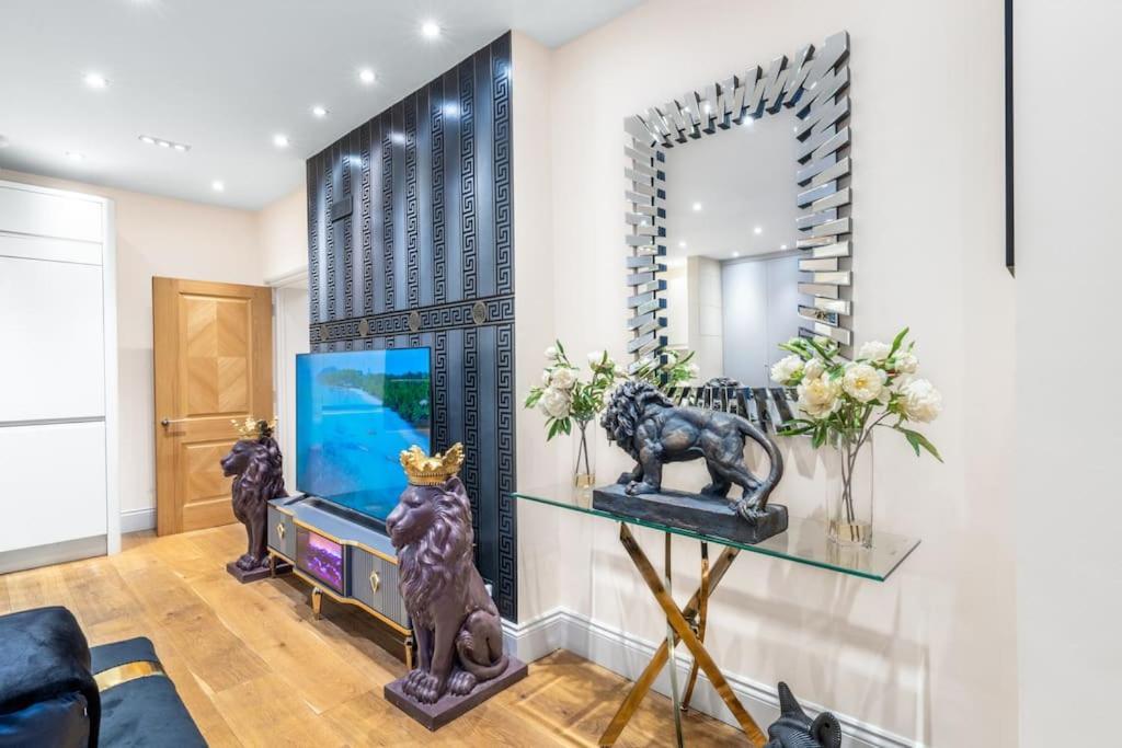 2 Bed / 2 Bath Versace In Knightsbridge Apartamento *