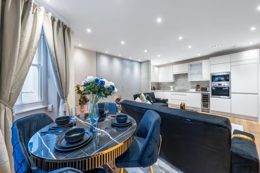 2 Bed / 2 Bath Versace In Knightsbridge * Londres