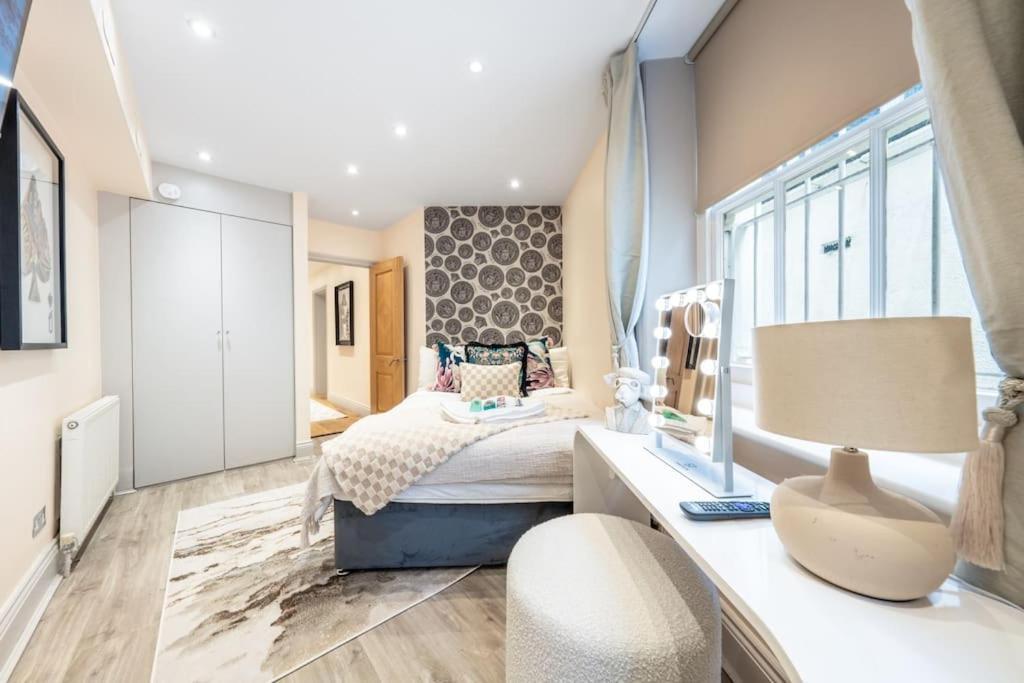 Apartamento 2 Bed / 2 Bath Versace In Knightsbridge