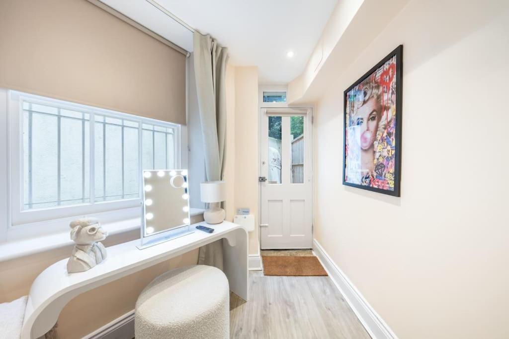 Apartamento 2 Bed / 2 Bath Versace In Knightsbridge *