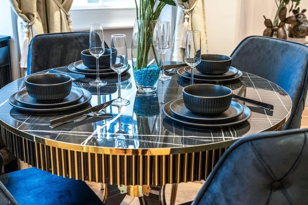 Apartamento 2 Bed / 2 Bath Versace In Knightsbridge *