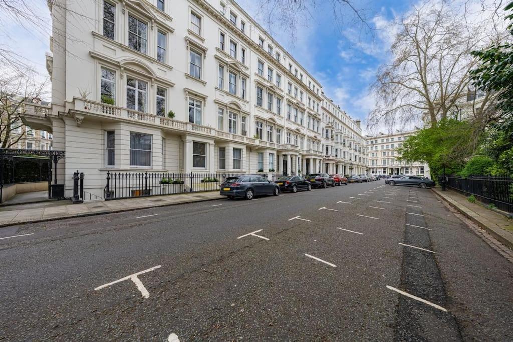 2 Bed / 2 Bath Versace In Knightsbridge Londres