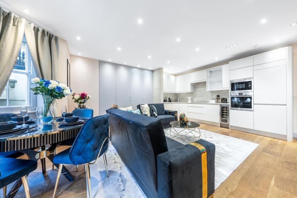 2 Bed / 2 Bath Versace In Knightsbridge *