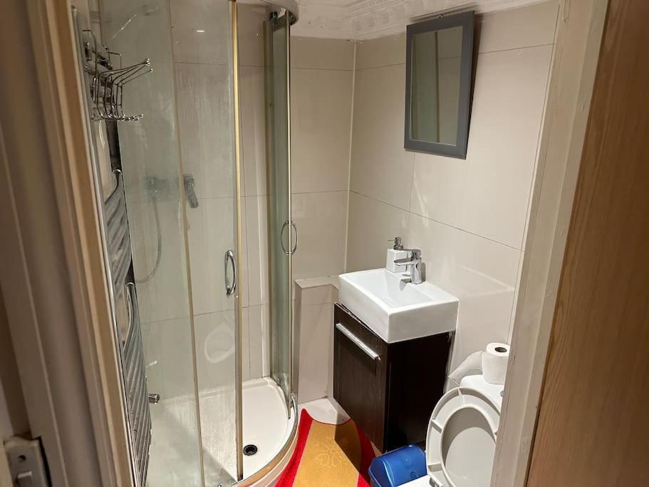 1 Bedroom Studio S5 London