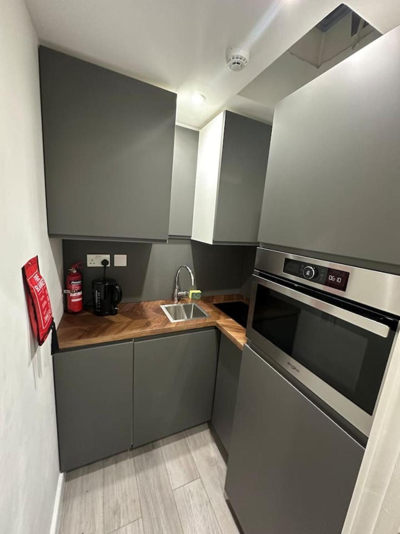 Apartment Small Flat Zone 1 London