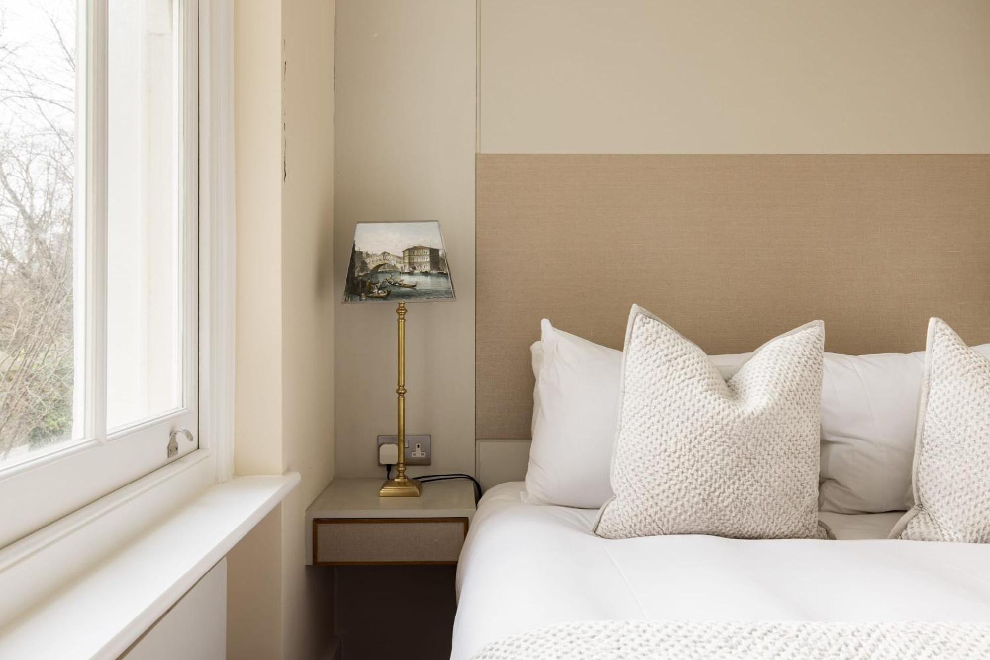 Apartment Light-filled Chelsea Duplex London
