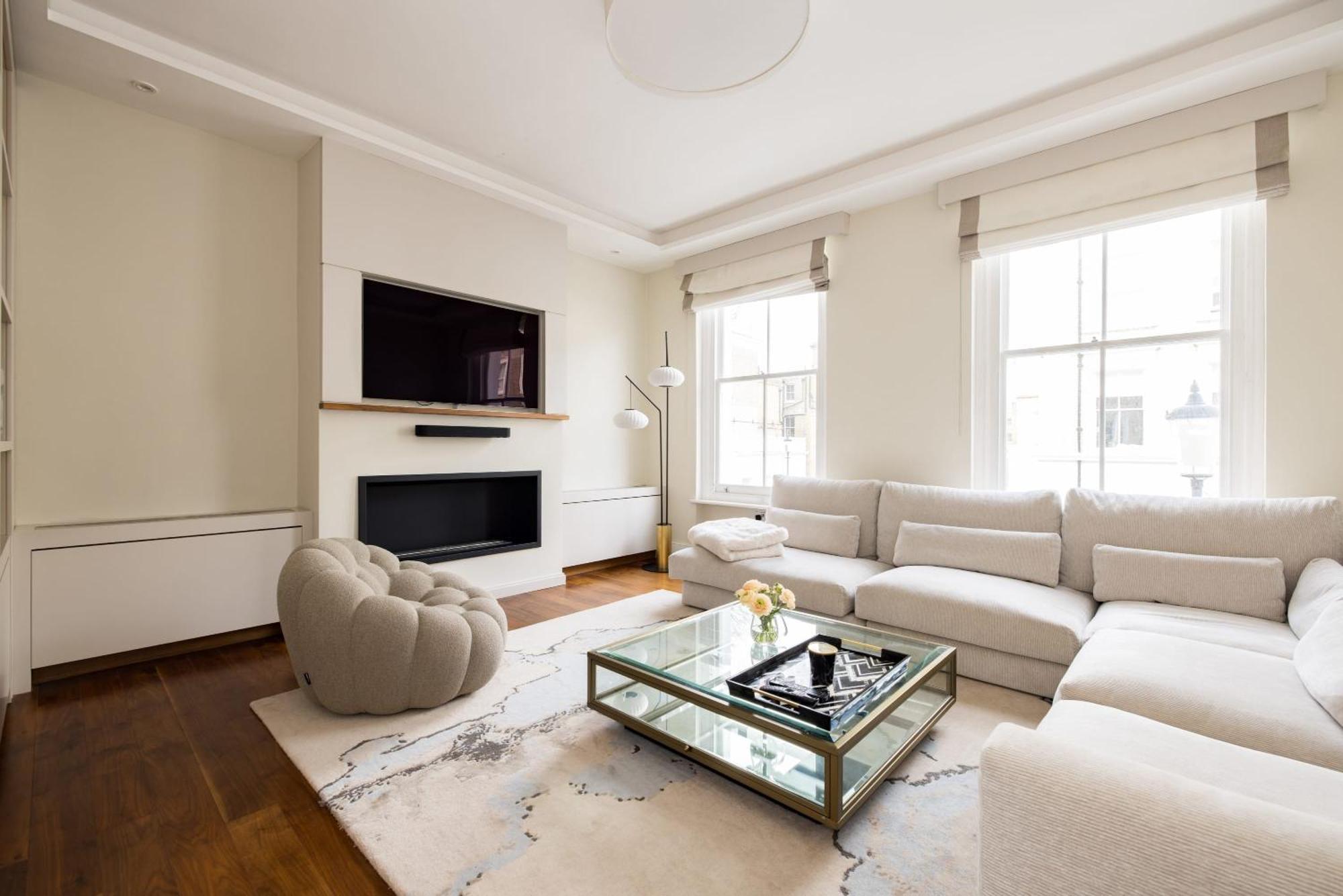 Light-filled Chelsea Duplex *