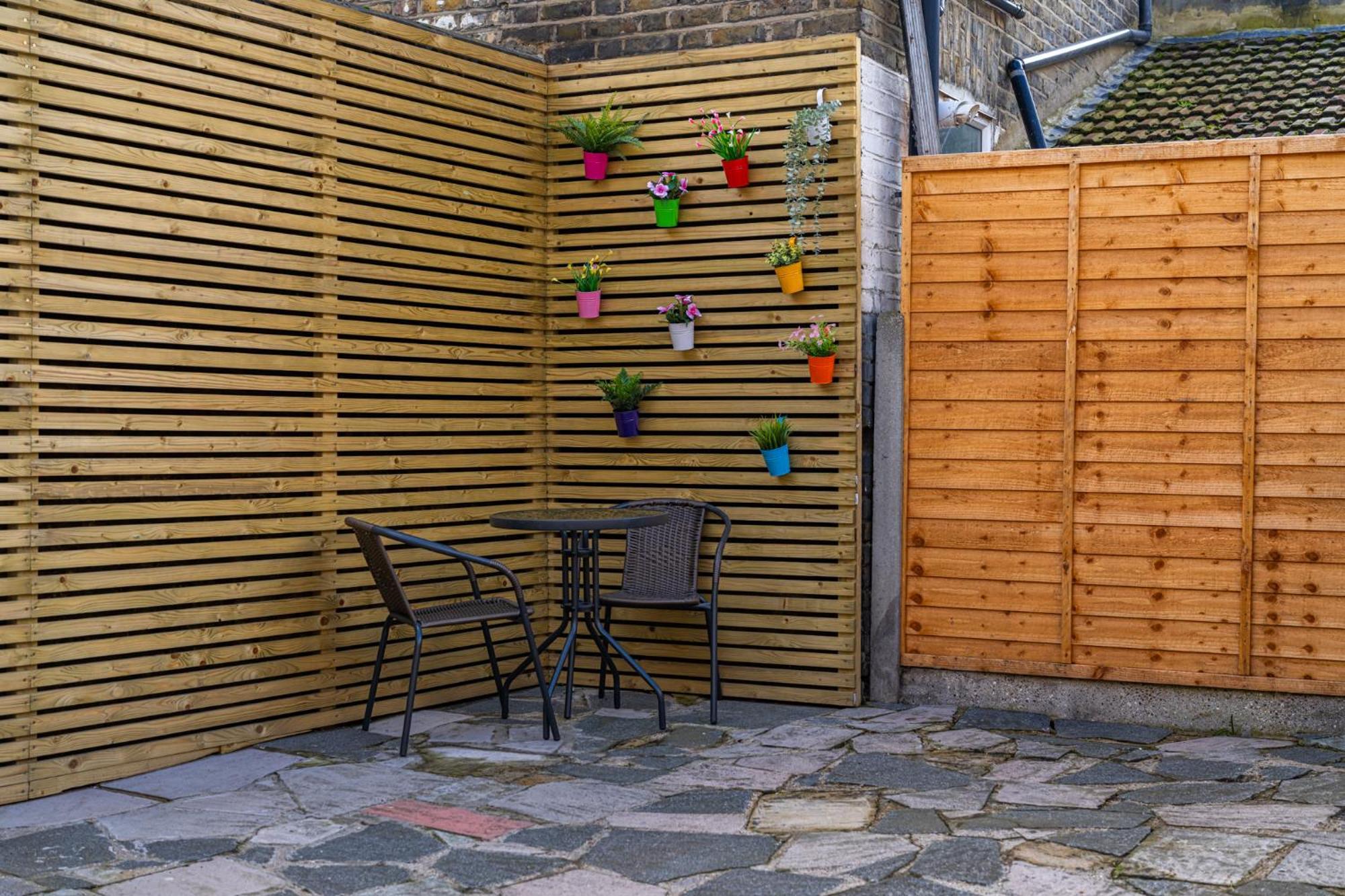Appartement Entire 3 Bedroom House In - Canning Town, Airport, Excel Londen