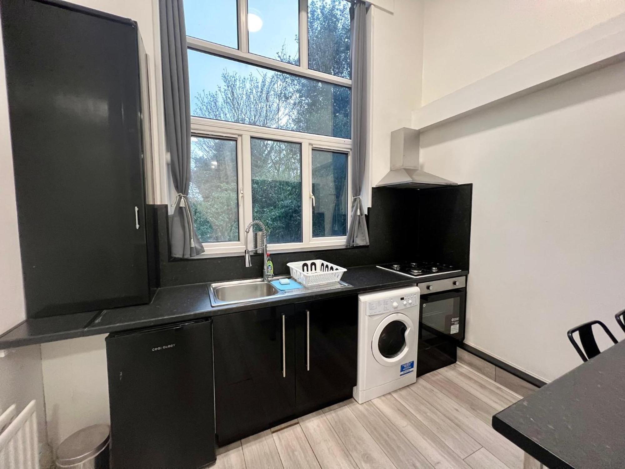 Comfy - Finchley Road Londen