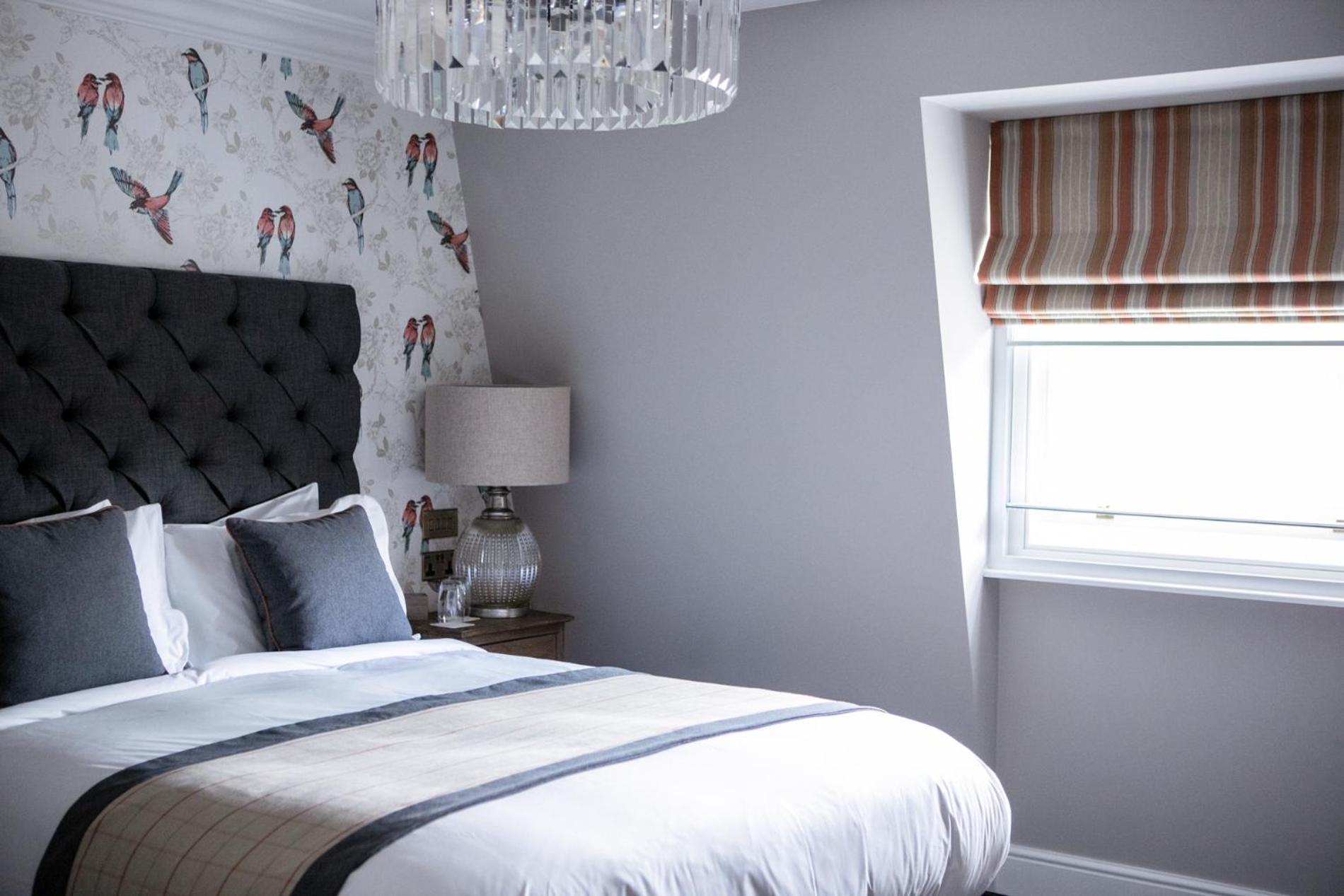 Guest house The Hayden Pub & 4*