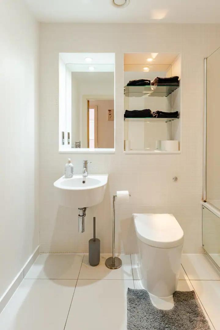 Apartment Brand New Flat In With Car Park London