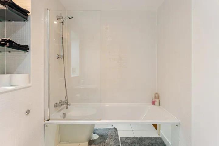 Apartment Brand New Flat In With Car Park London