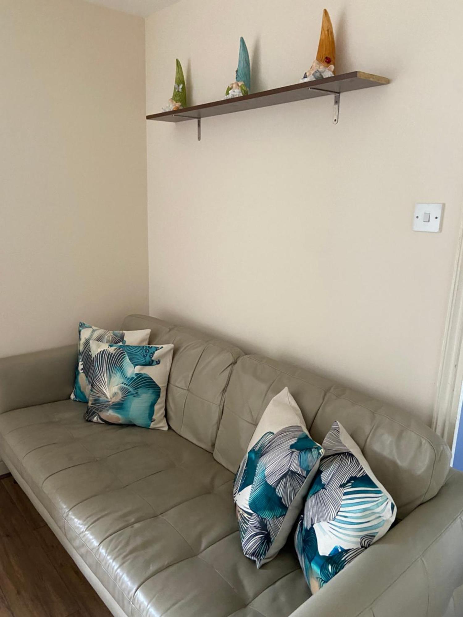 Apartment Beautiful 2 Bed Waterfront With Parking Perfect For Canary Wharf - 2 Bed 2 Bath With High Speed Wifi And Netflix And Parking