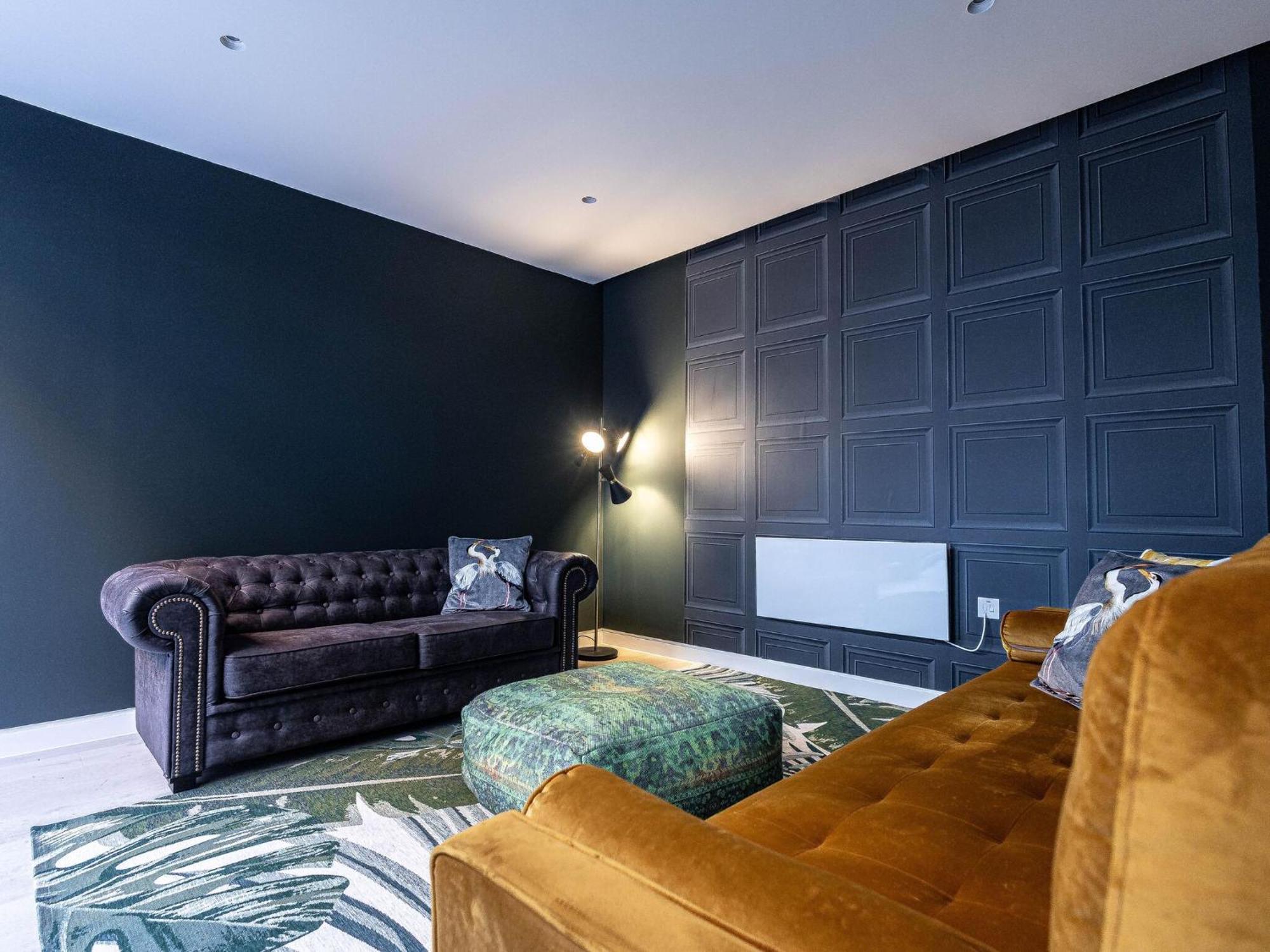 The Arches Luxurious Three Bedroom Close To Hampstead Heath With Garden Balcony And Courtyard London