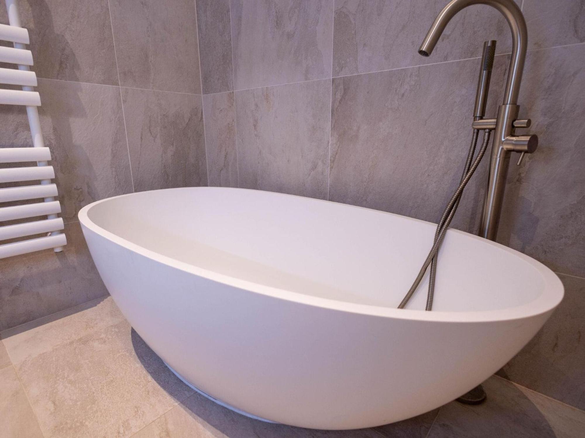 Apartment The Arches Luxurious Three Bedroom Close To Hampstead Heath With Garden Balcony And Courtyard London
