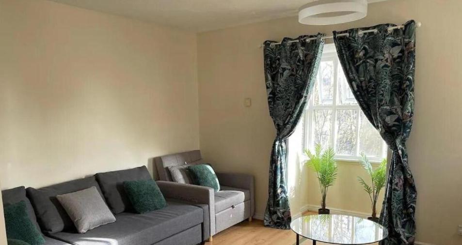 Apartment 4min Walk Uni Of East 1br