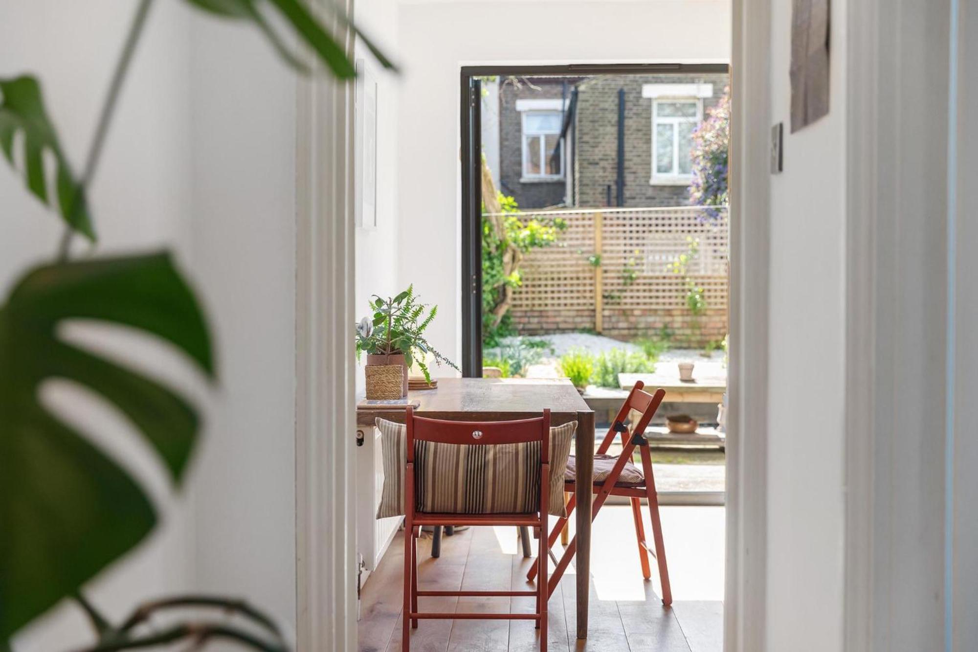 Leilighet 1 Bed & Garden, Sunny Artist Flat - 20mins To London