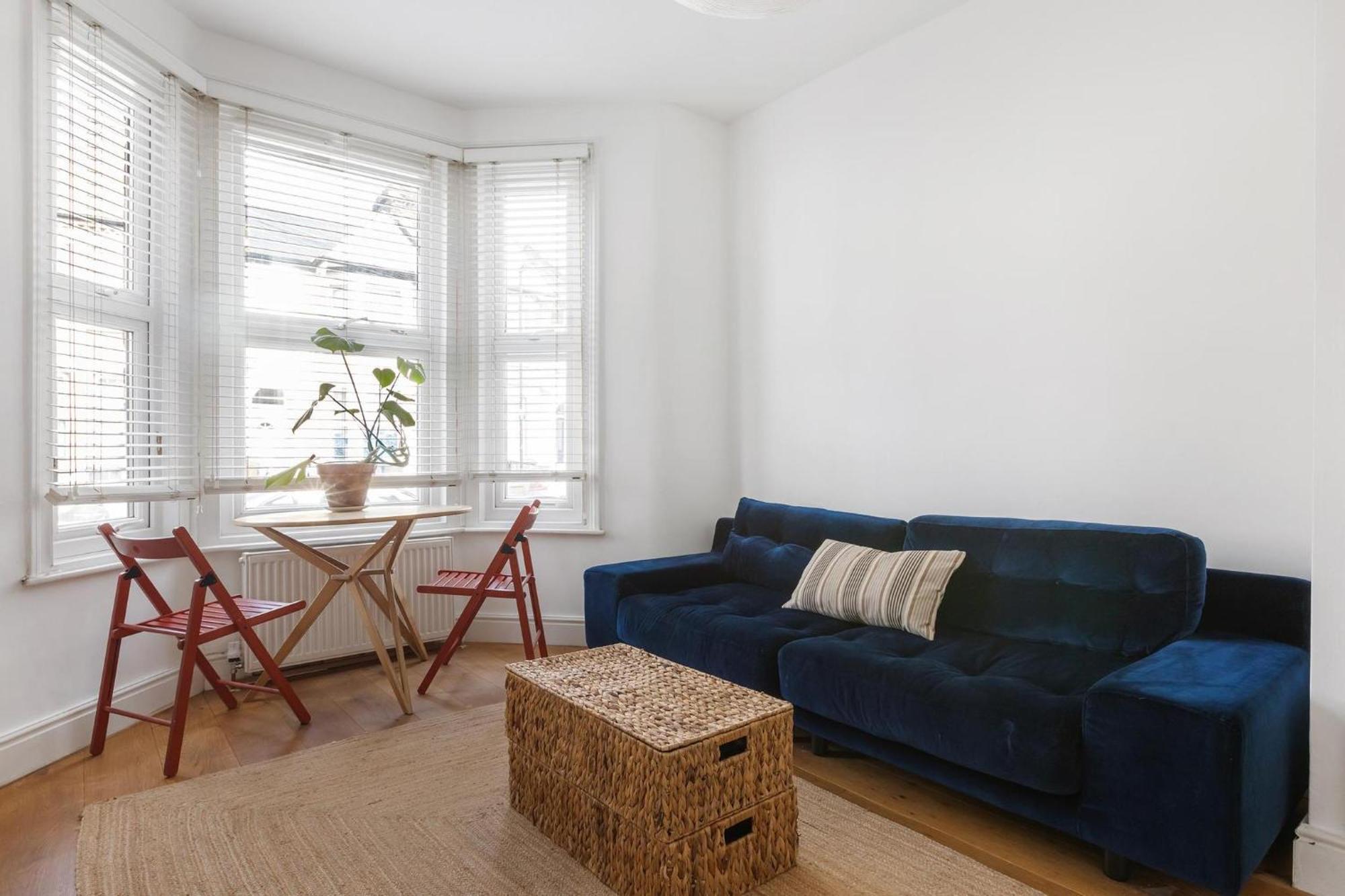 1 Bed & Garden, Sunny Artist Flat - 20mins To