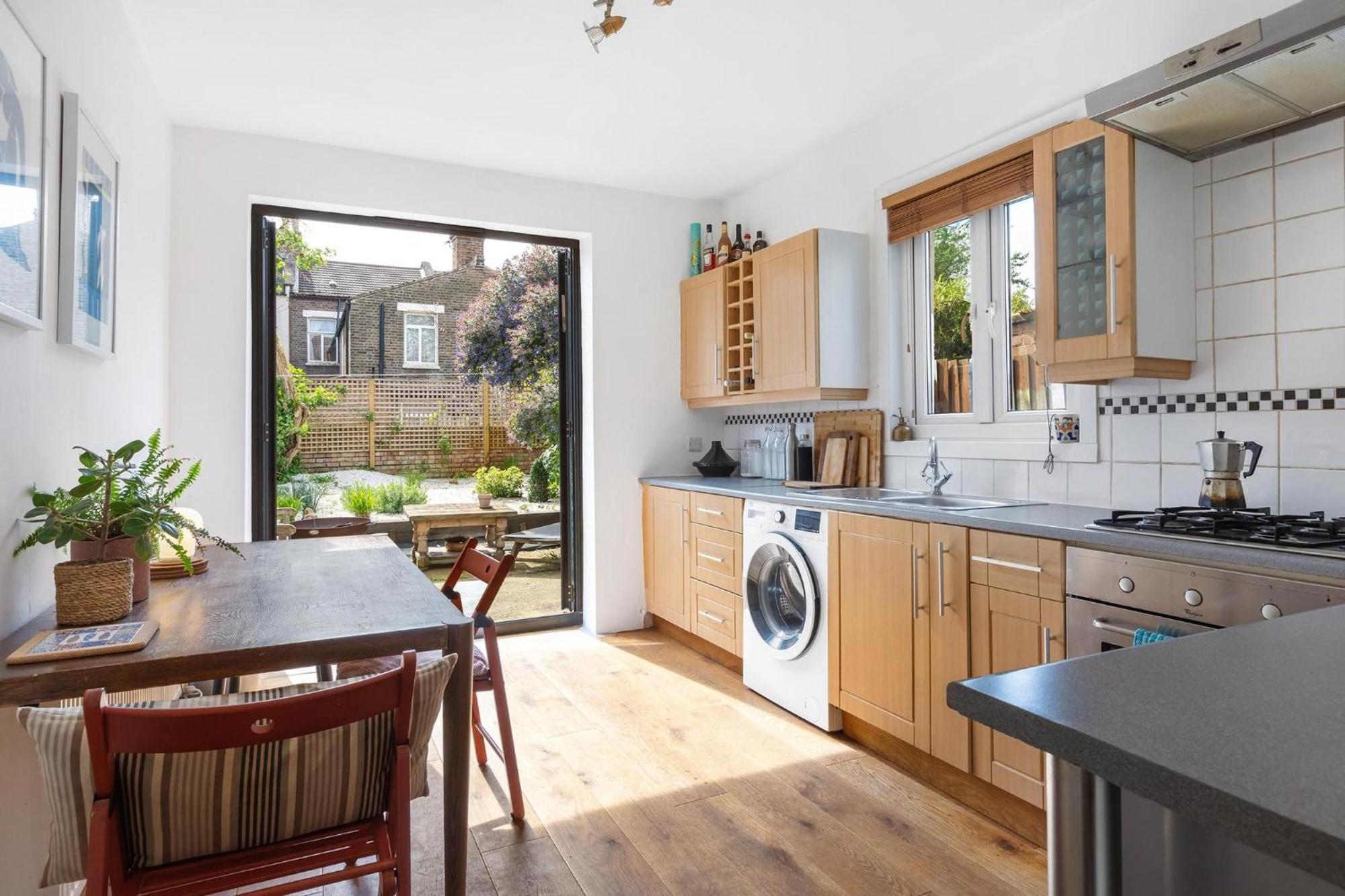 Leilighet 1 Bed & Garden, Sunny Artist Flat - 20mins To