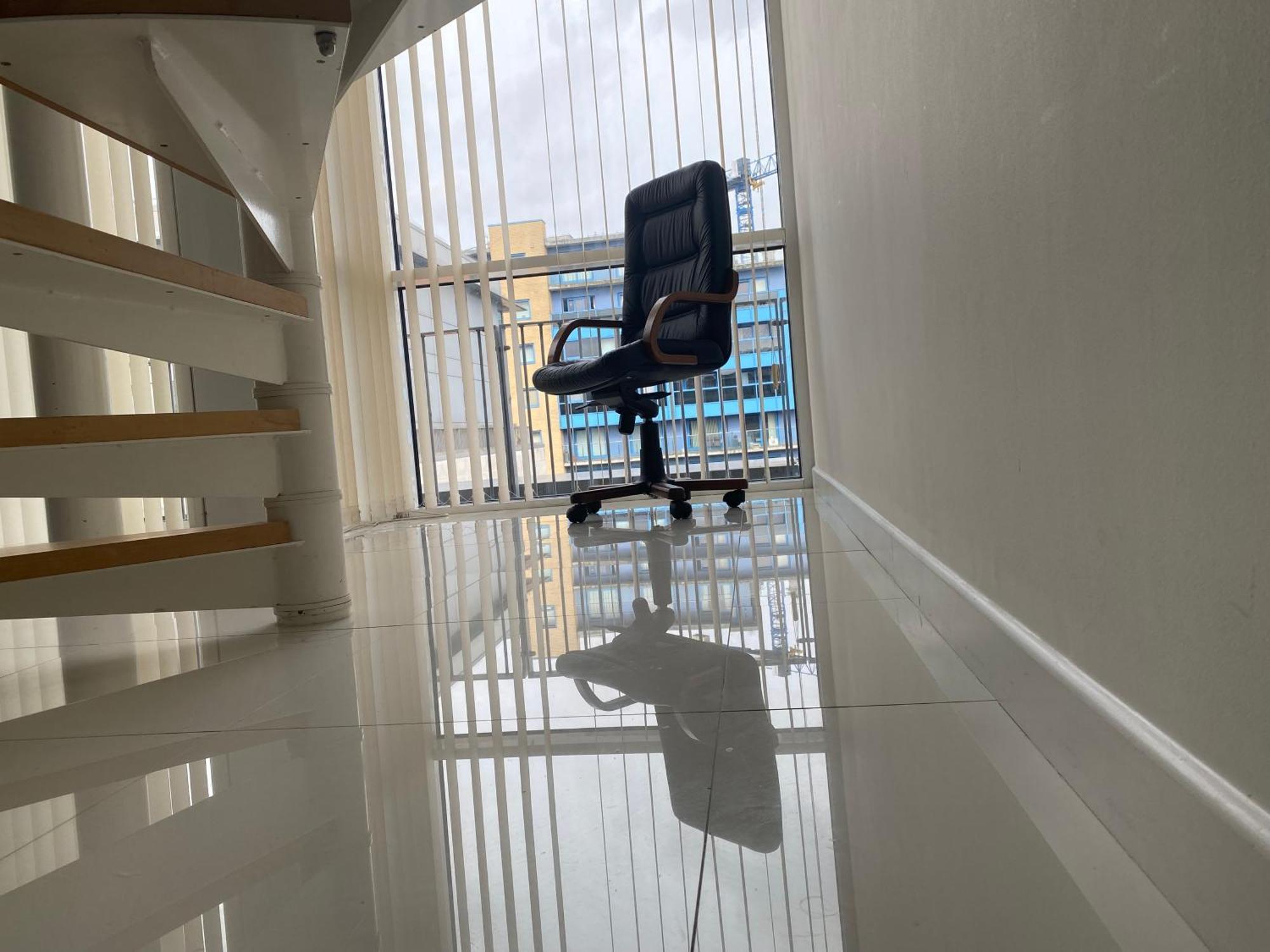 Cosy 3 Bed Penthouse In Royal Docks Londen