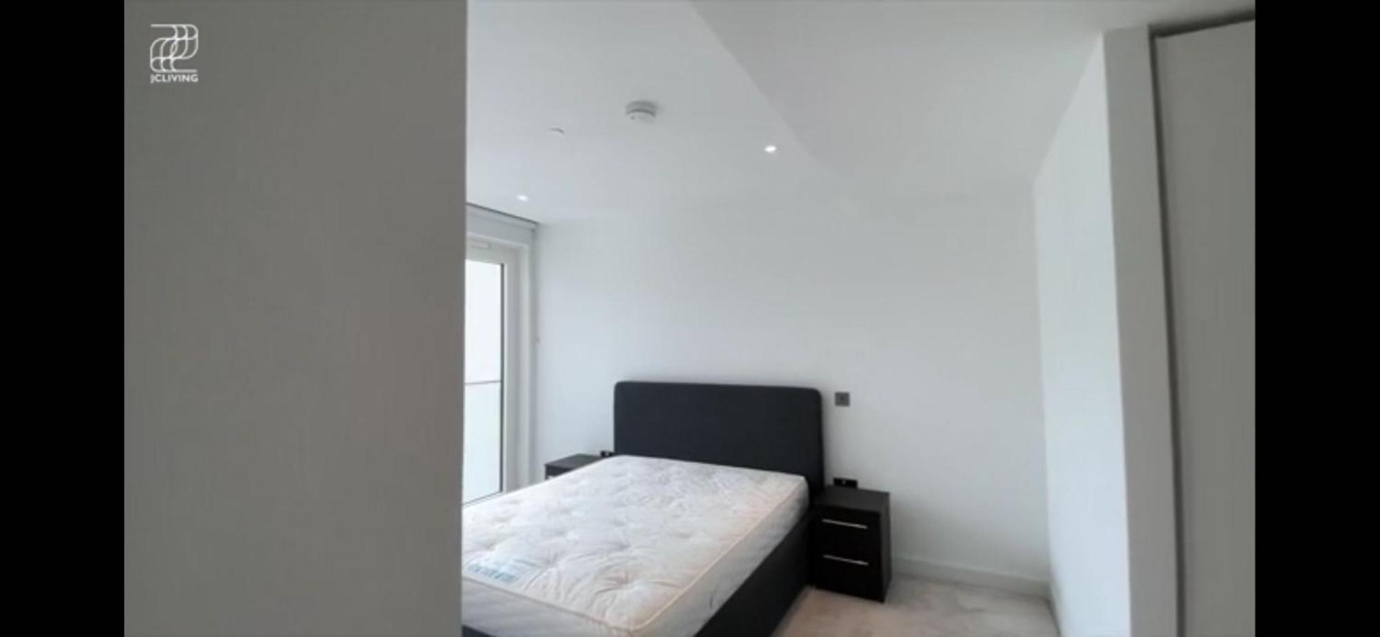 Apartment Luxury Modern 2bd 2ba White Living