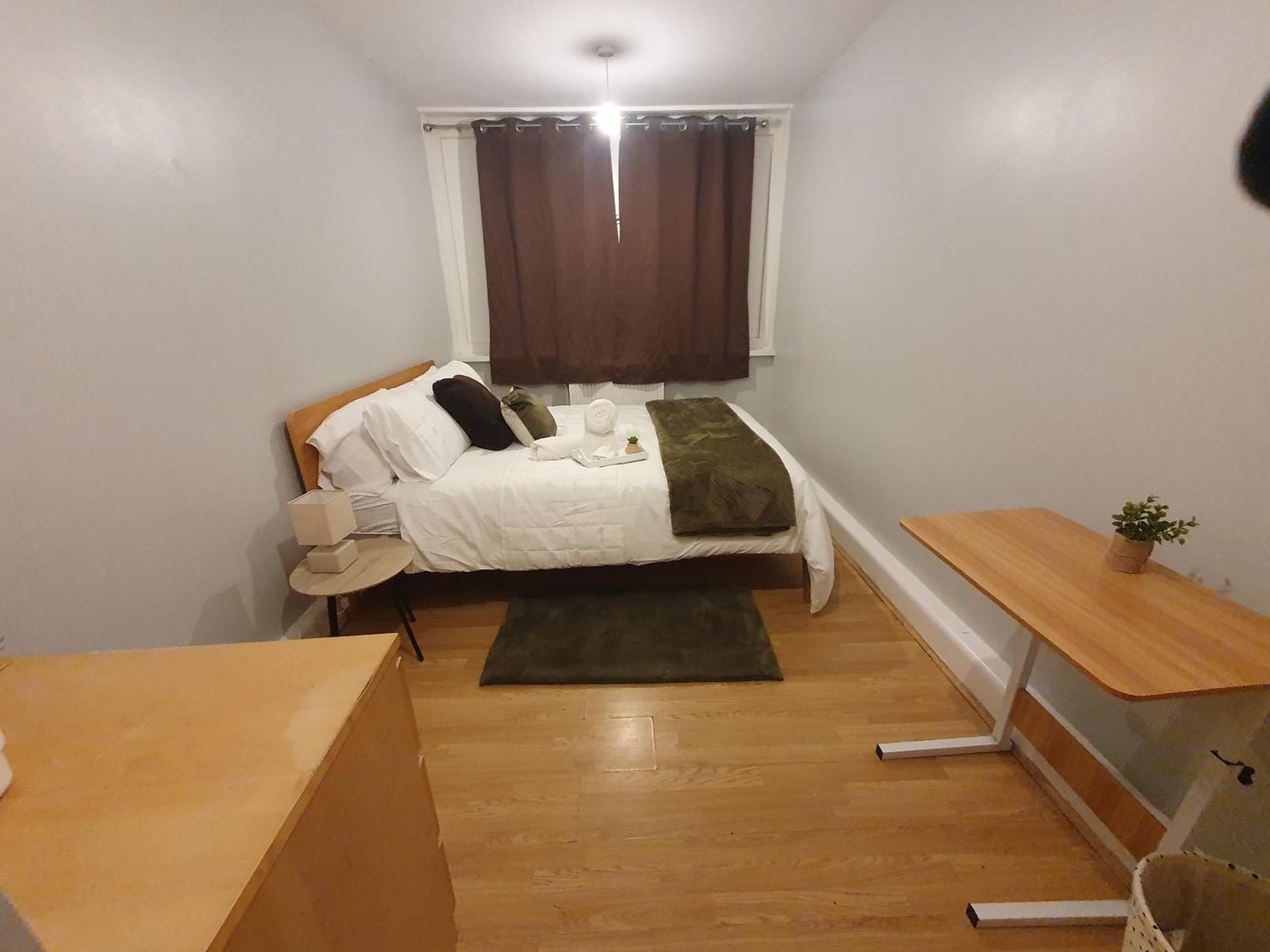 Guest house Yolo House London