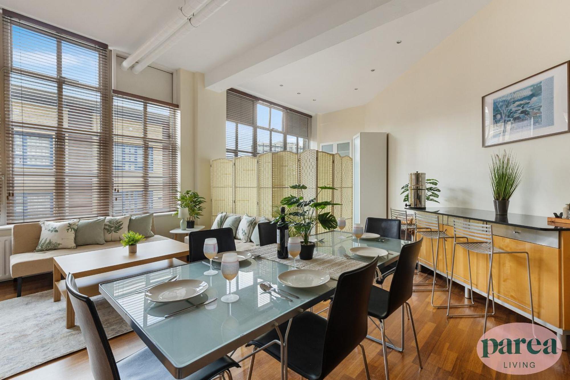 Parea Living - Spacious 3 Bed Flat, Canary Wharf Views With Parking Londen