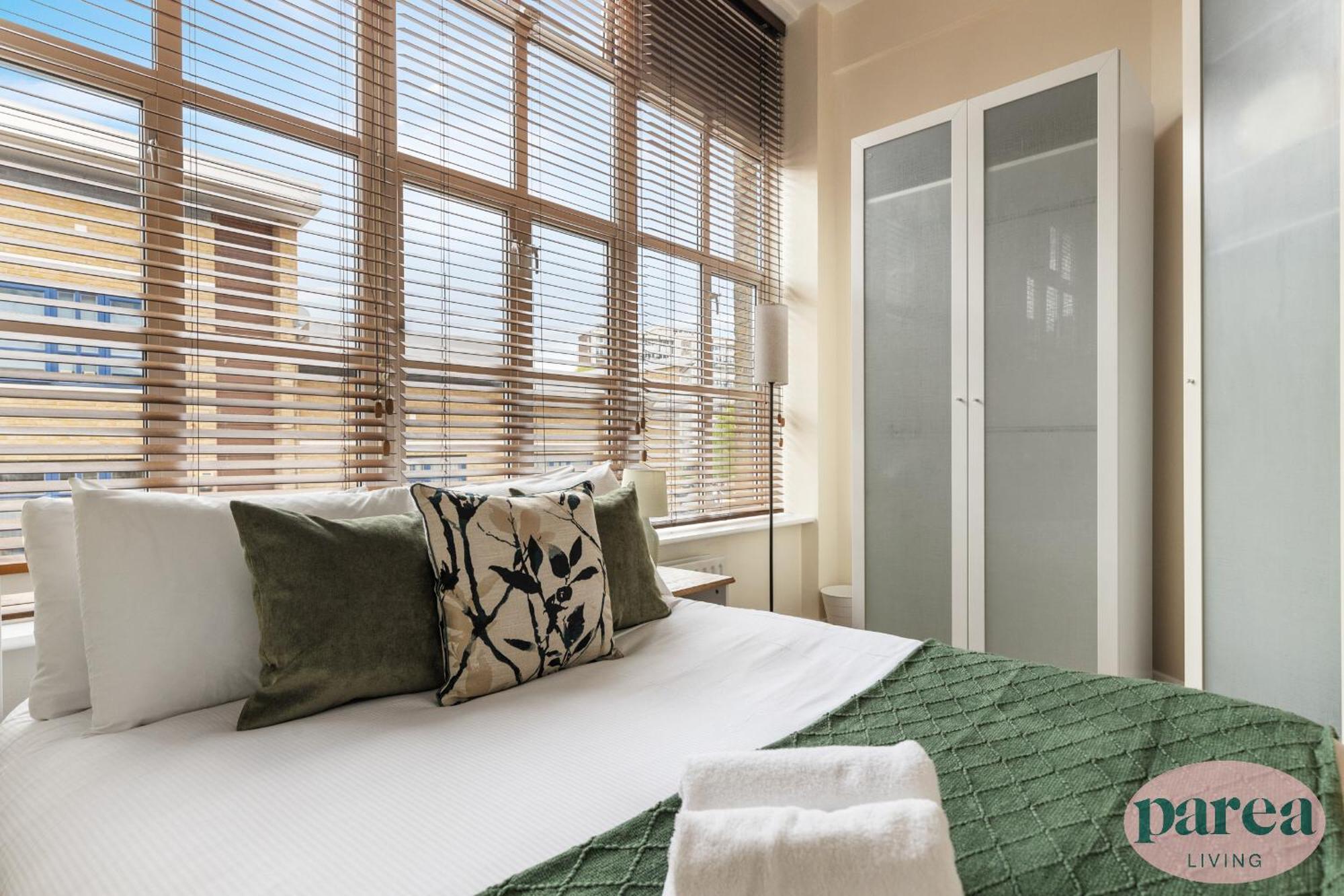 Apartment Parea Living - Spacious 3 Bed Flat, Canary Wharf Views With Parking