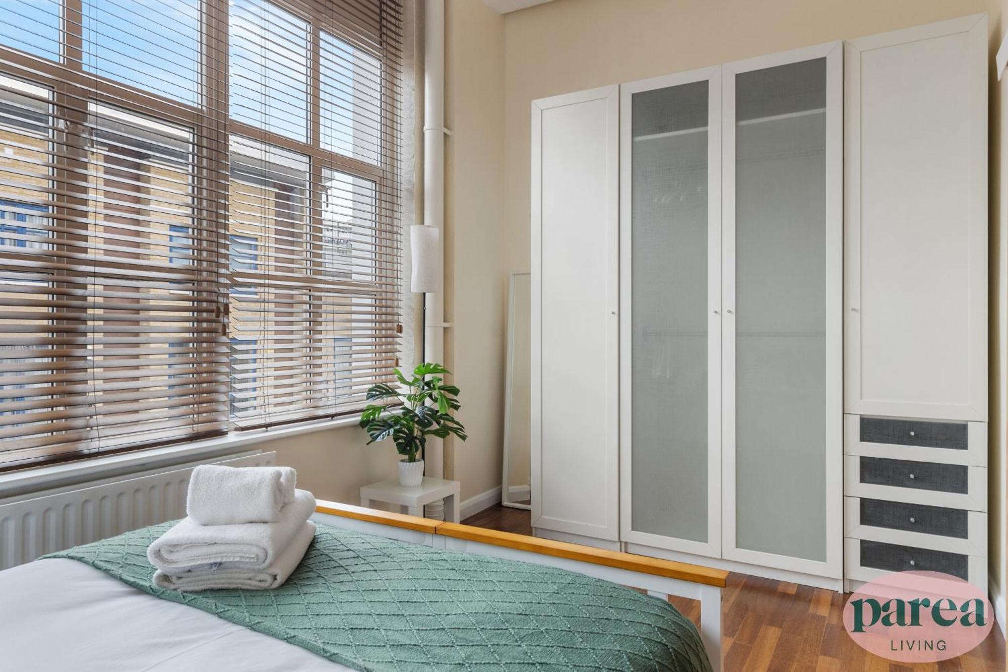 Apartment Parea Living - Spacious 3 Bed Flat, Canary Wharf Views With Parking
