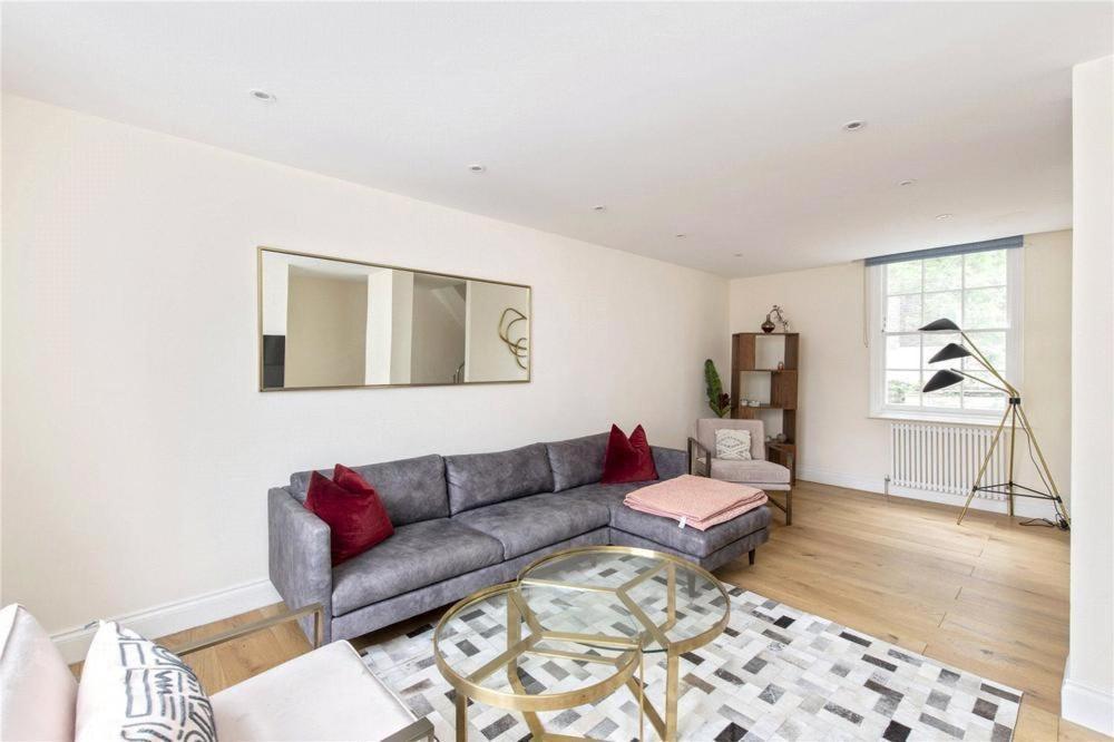 4 Bedroom Townhouse Seconds Away From Harrods