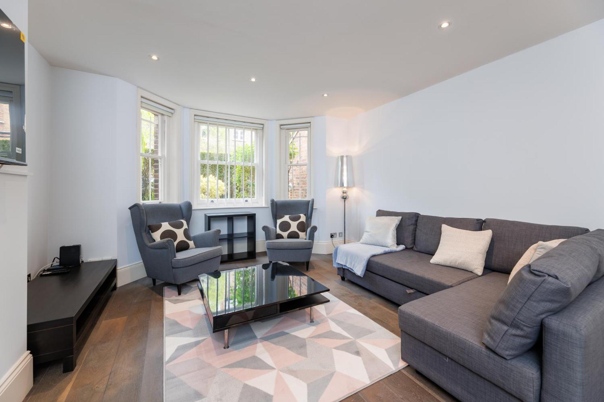 Apartment Spacious 2-bed Flat / 10 Mins From The Centre London