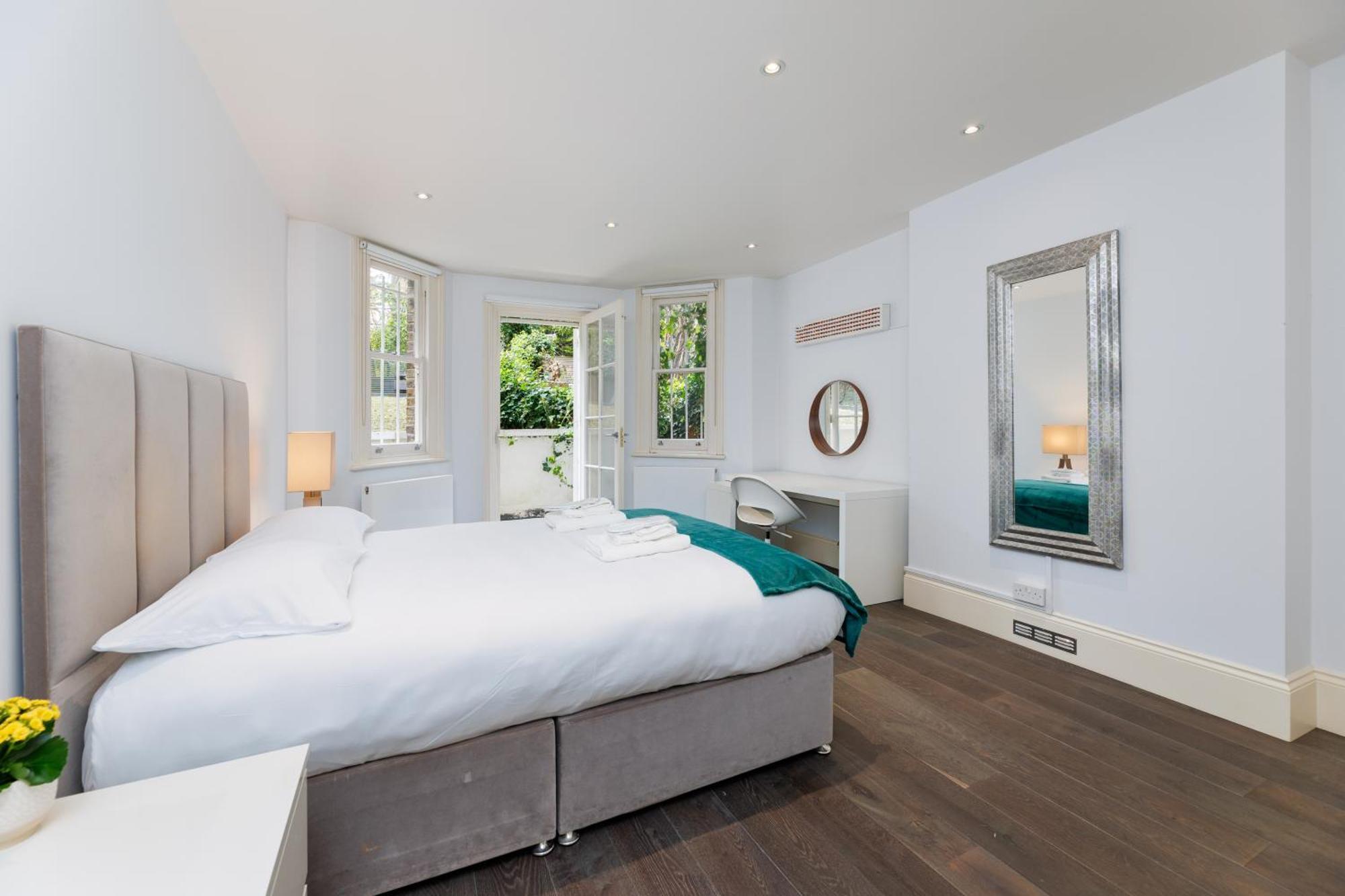 Spacious 2-bed Flat / 10 Mins From The Centre London