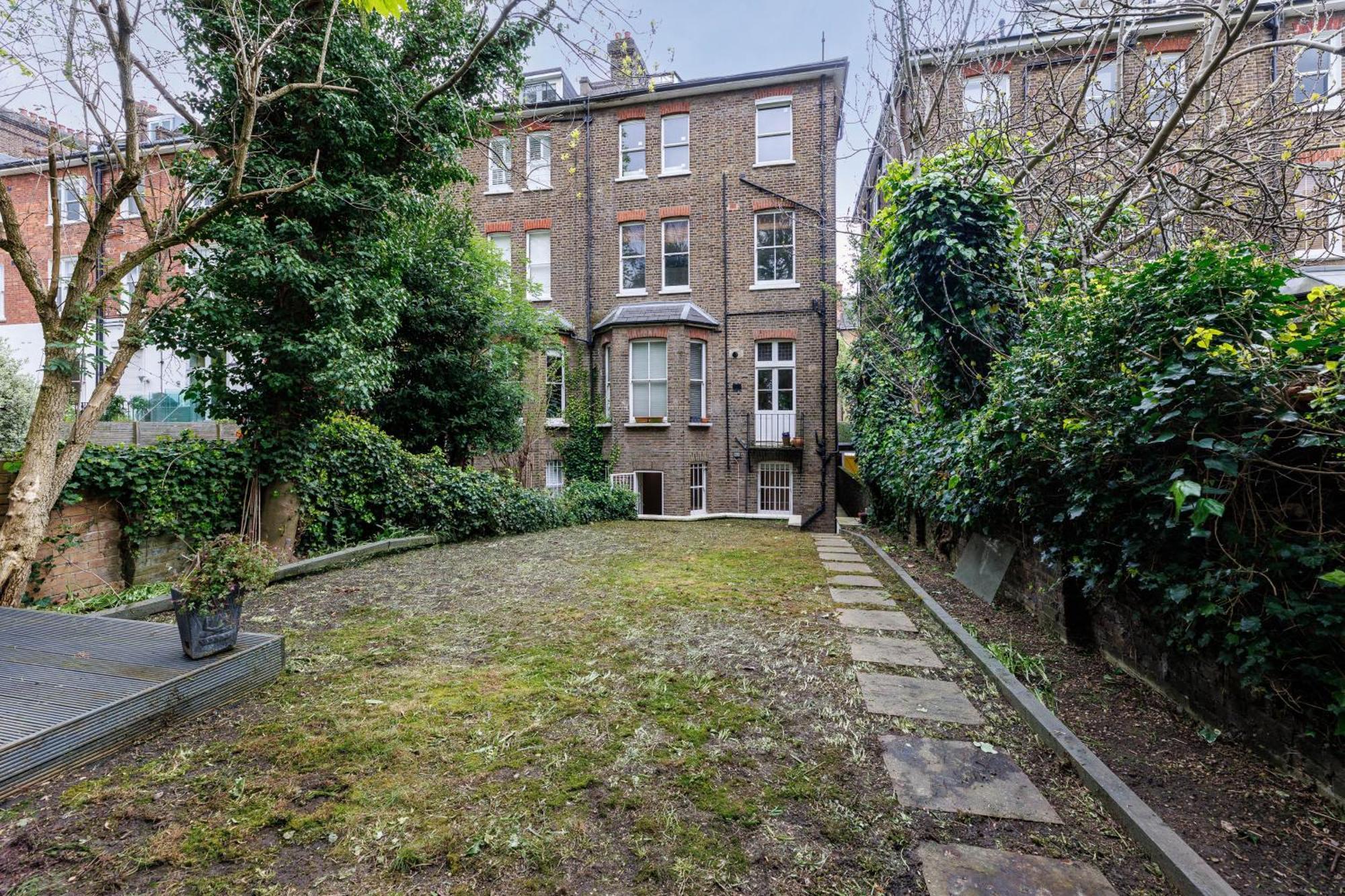 Apartment Spacious 2-bed Flat / 10 Mins From The Centre London