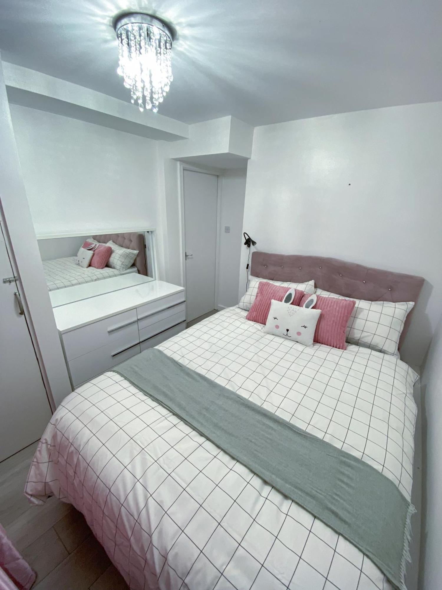 2 Bedroom Flat, Dalston Junction, Londen