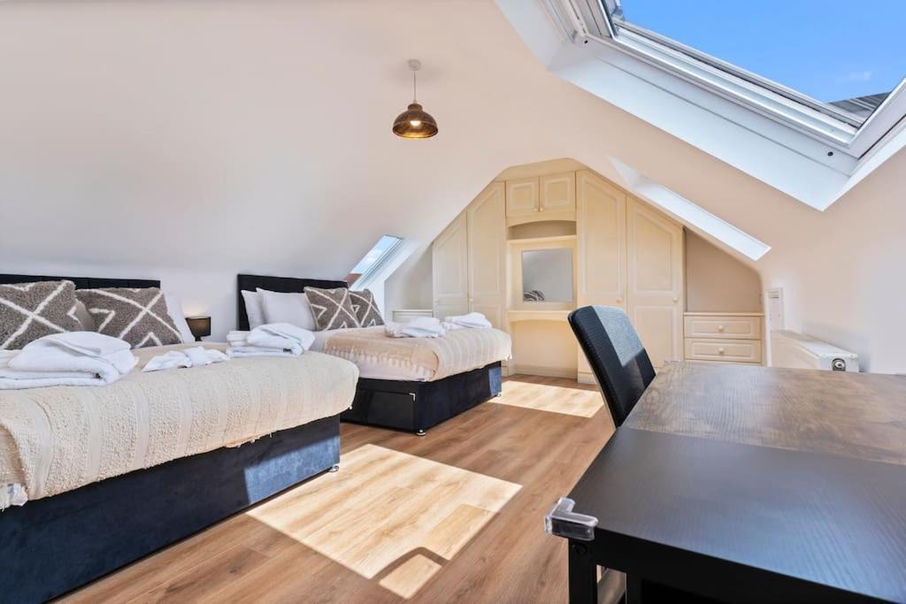 Apartment Heart Of Acton - Free Parking - Perfect For Contractors *