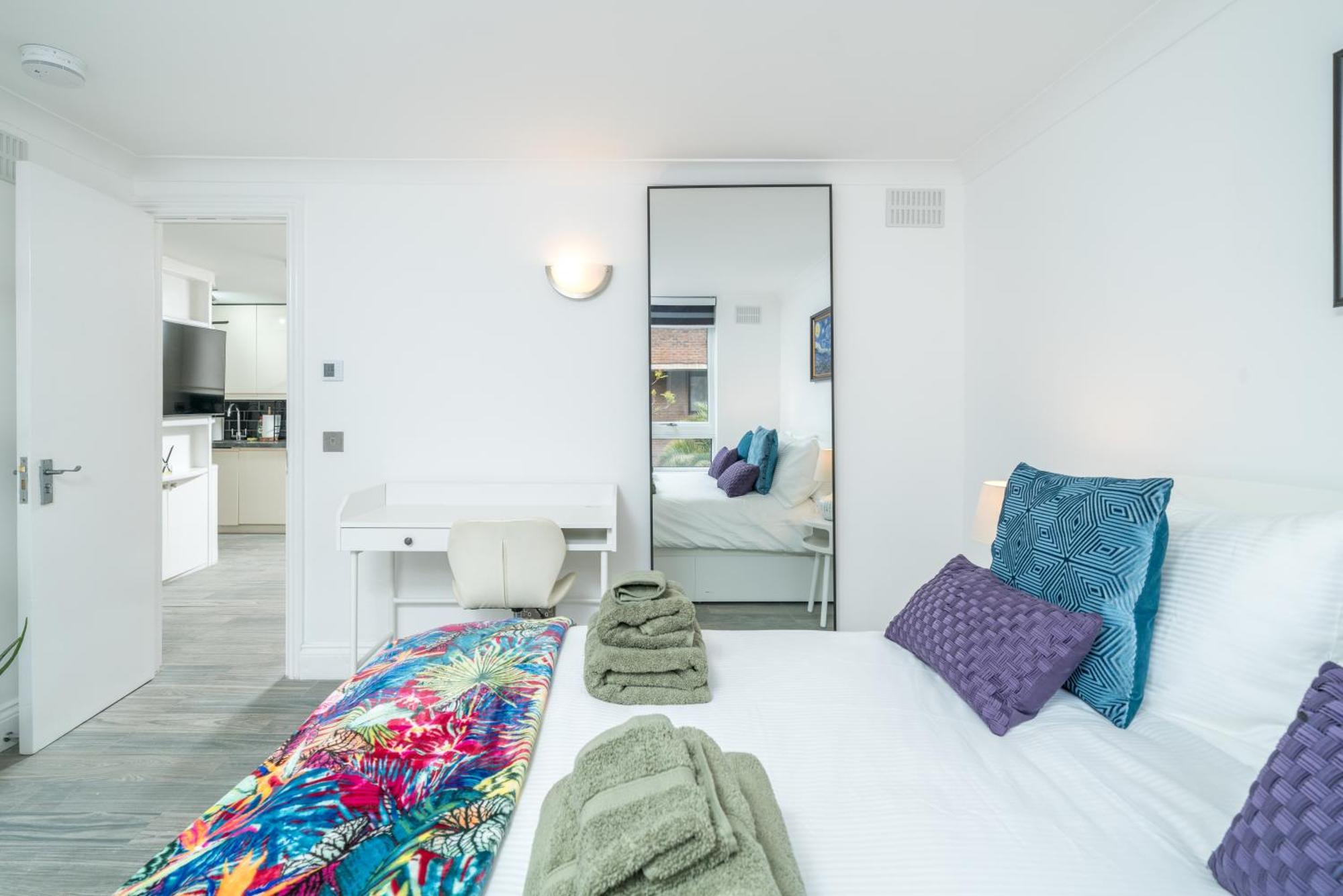 Beautiful & Serene Flat In The Heart Of
