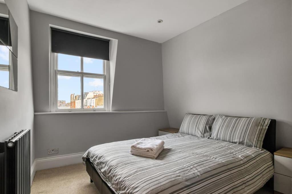Modern 2 Bed 2 Bath Chelsea