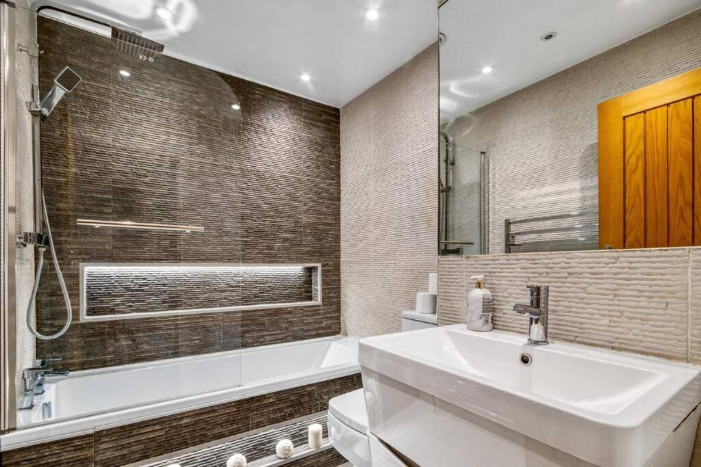 Leilighet Modern 2 Bed 2 Bath Chelsea London