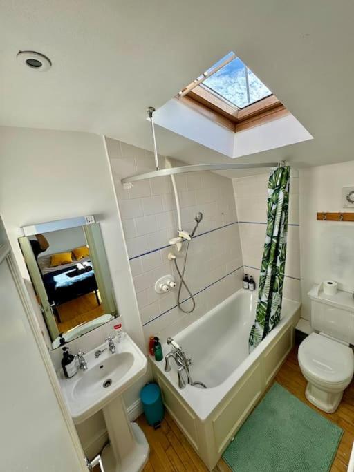 Victoria - 1 Bedroom 4 People Londres